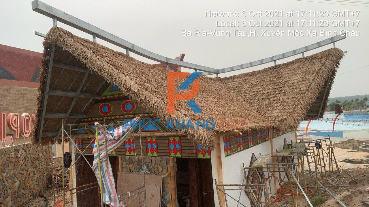 Dự án thi công làm nhà mái lá bằng tranh nhân tạo tại novawold hồ tràm